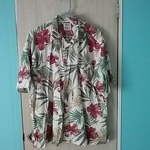 Vintage Mens Hawaiian button up shirt